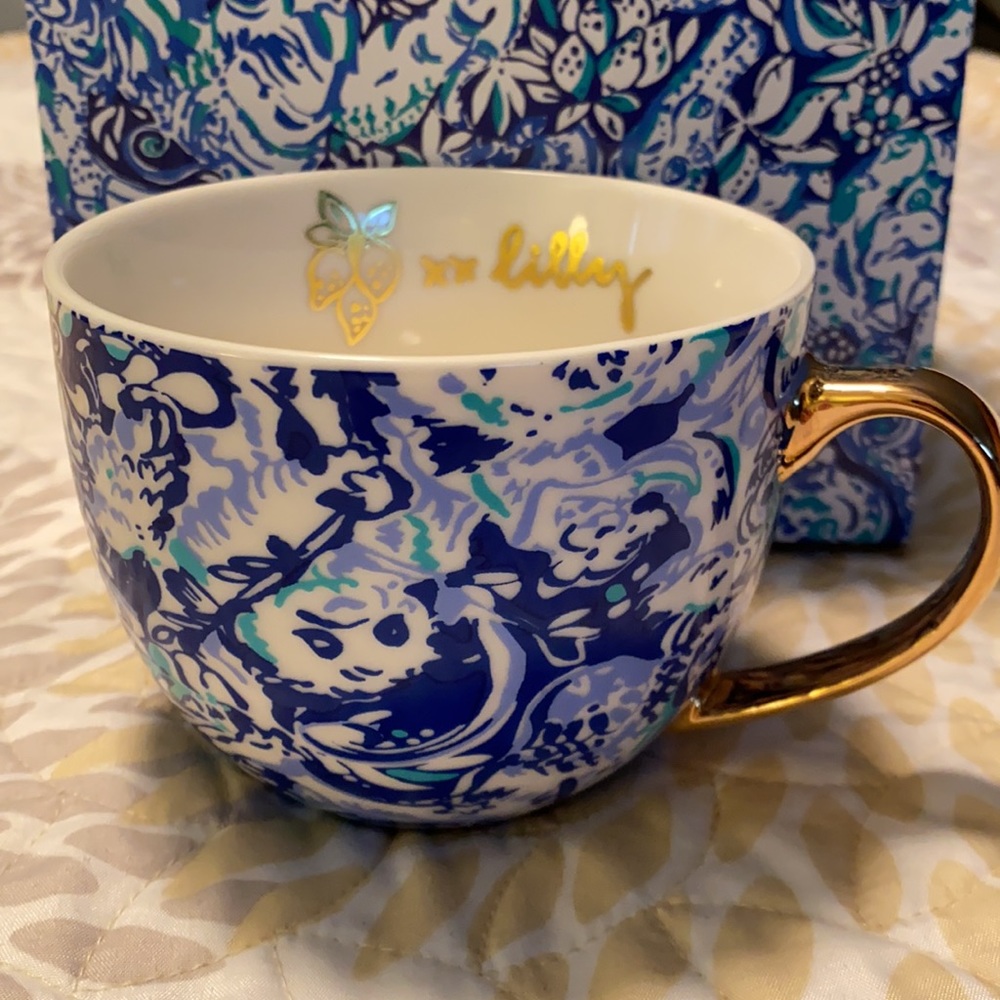 NEW Gorgeous Lily Pulitzer 60 Animals Mug